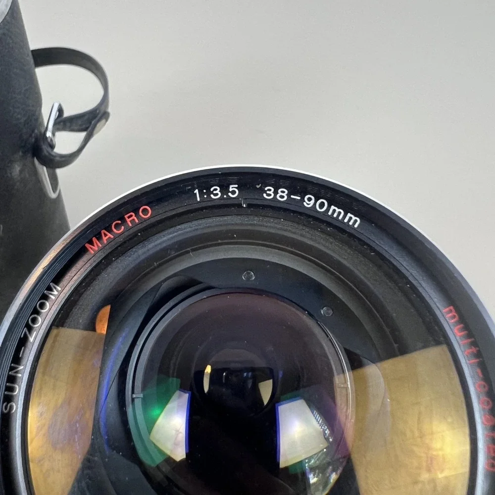 Vintage Sun Zoom Macro 38-90mm 407475 Camera Lens Japan UNTESTED